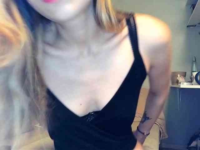 MilkyGirl webcam