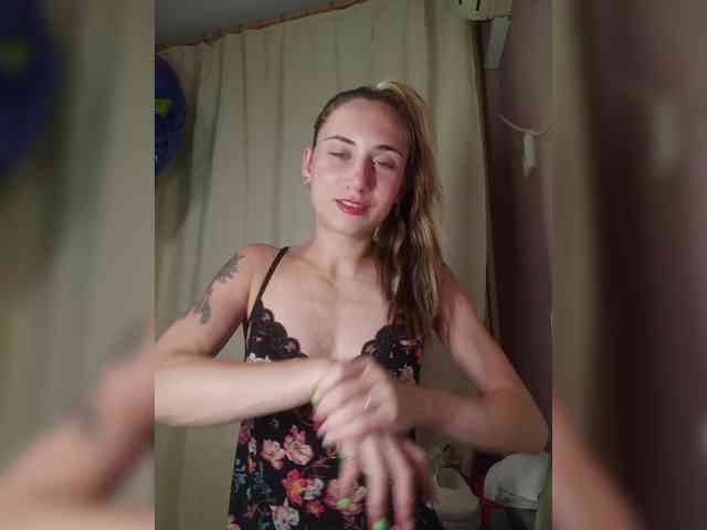 MilkyGirl webcam
