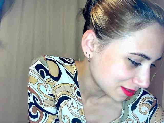 MilkyGirl webcam