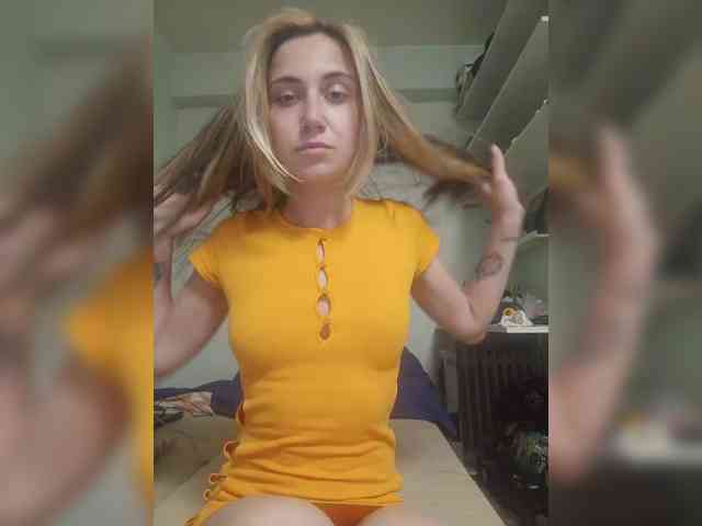 MilkyGirl webcam