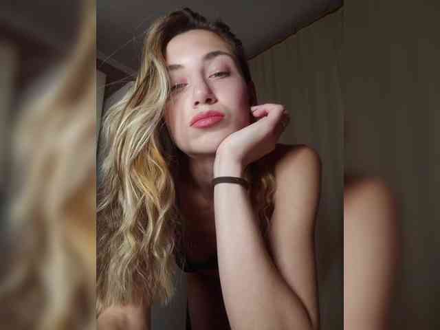 MilkyGirl webcam