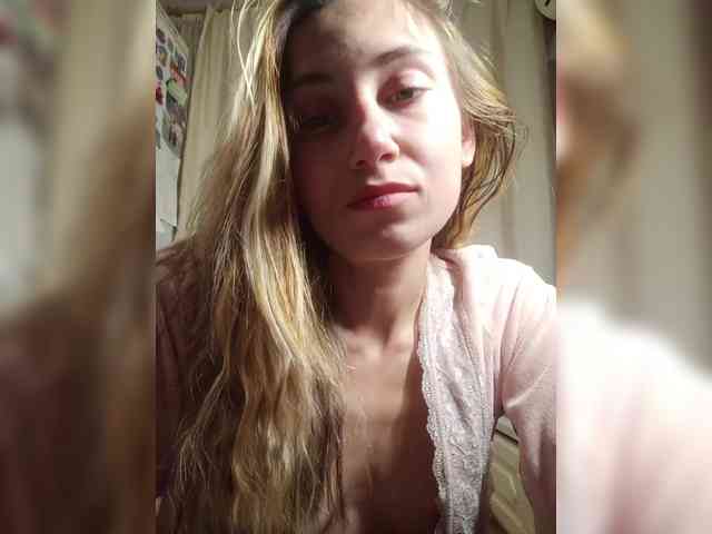 MilkyGirl webcam