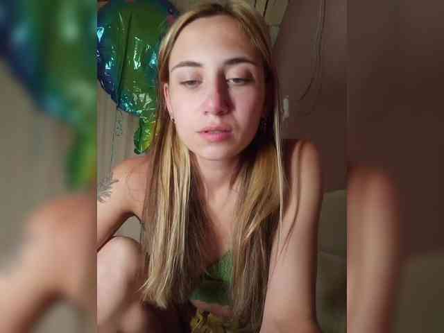 MilkyGirl webcam