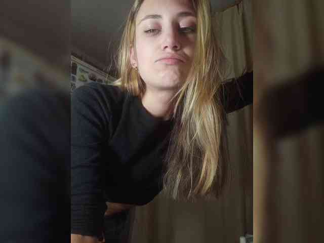 MilkyGirl webcam