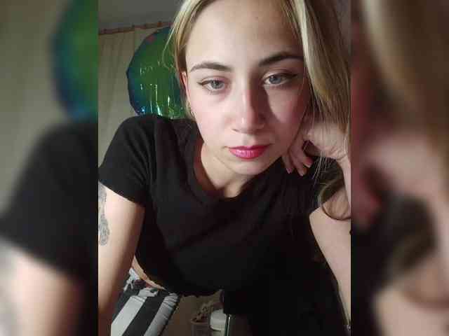 MilkyGirl webcam