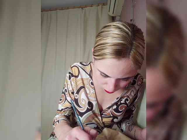 MilkyGirl webcam