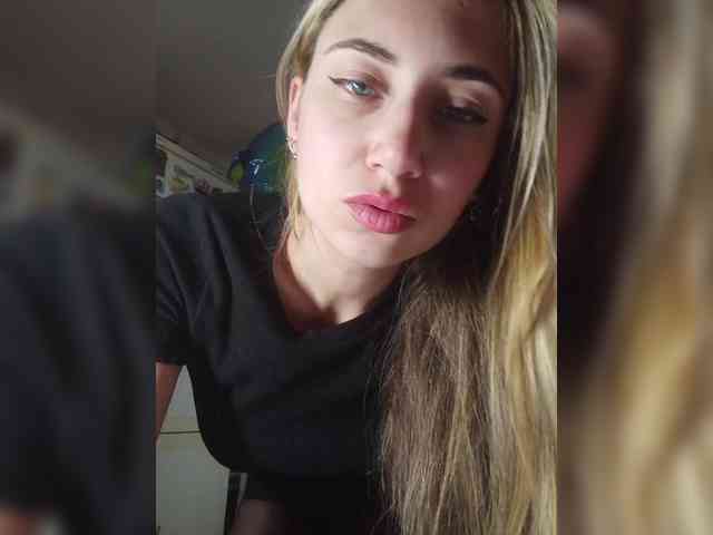 MilkyGirl webcam