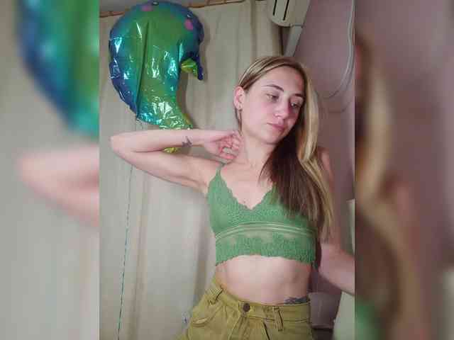 MilkyGirl webcam