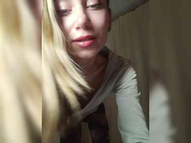 MilkyGirl webcam