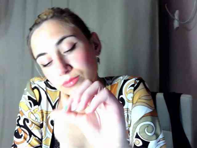 MilkyGirl webcam