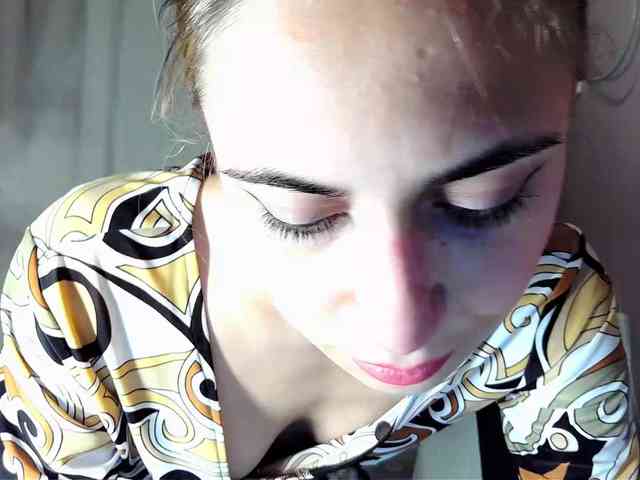MilkyGirl webcam