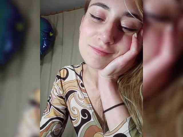 MilkyGirl webcam