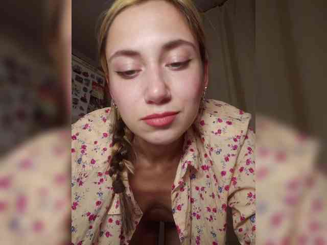 MilkyGirl webcam