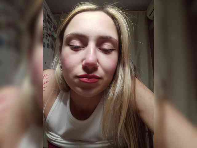 AxlaRose webcam