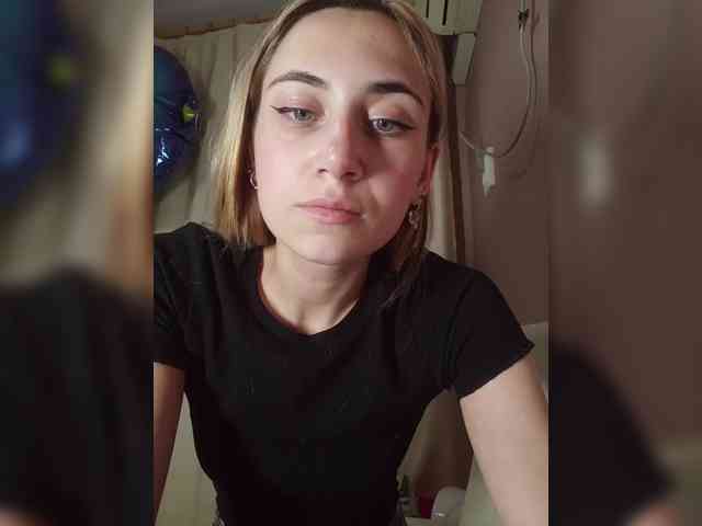 MilkyGirl webcam