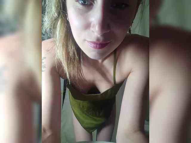 MilkyGirl webcam