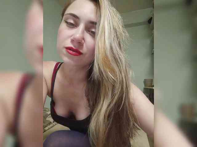 MilkyGirl webcam