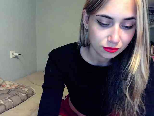 MilkyGirl webcam
