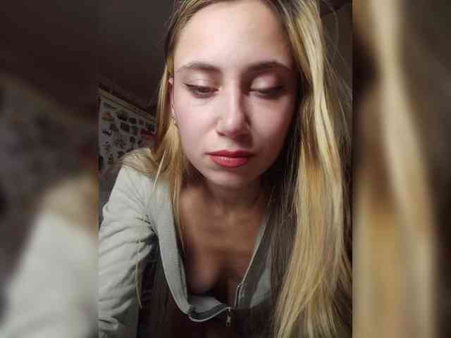 MilkyGirl webcam
