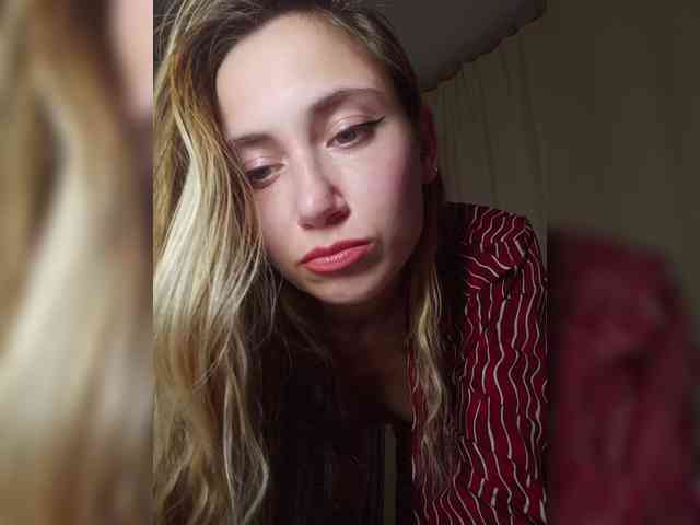 MilkyGirl webcam
