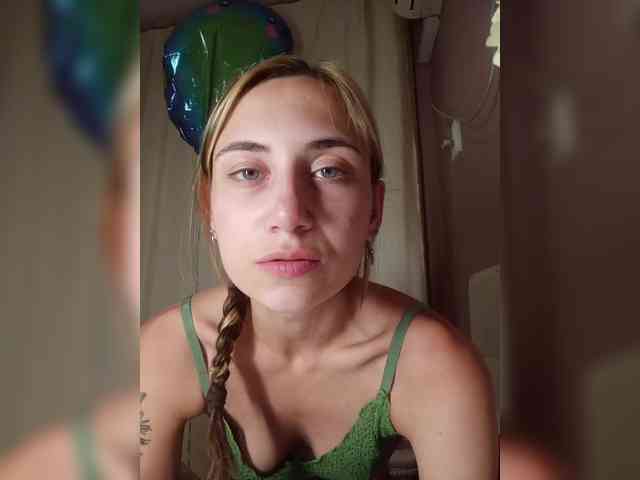 MilkyGirl webcam
