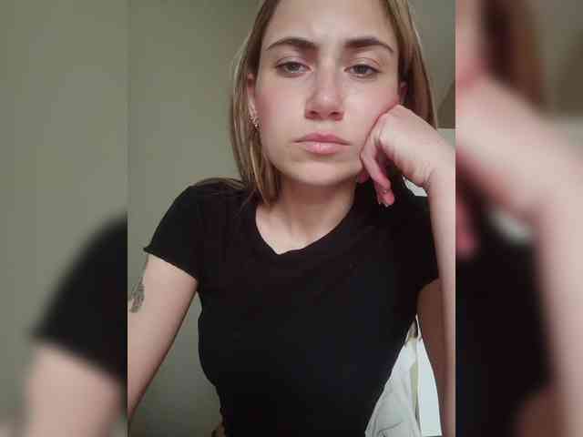 MilkyGirl webcam