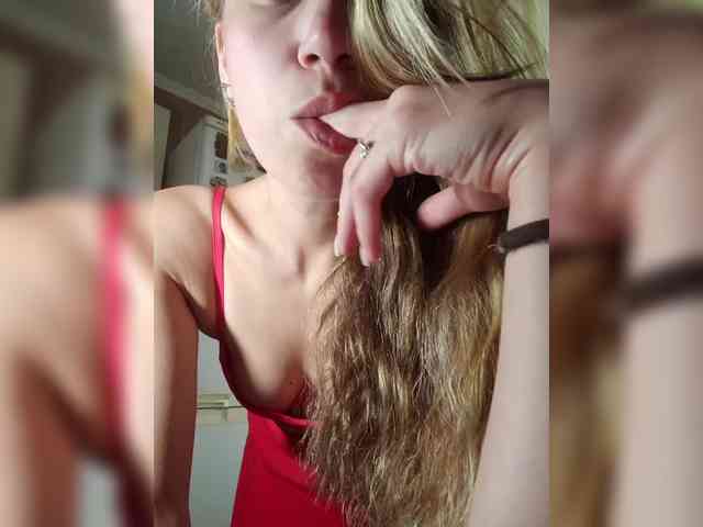 MilkyGirl webcam
