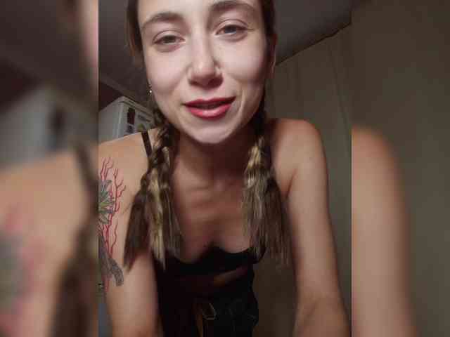MilkyGirl webcam