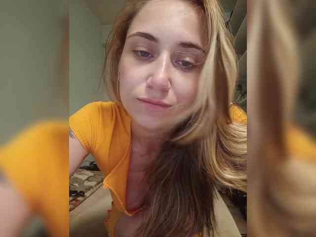 MilkyGirl webcam