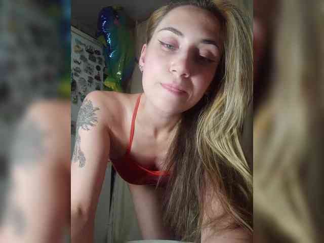 MilkyGirl webcam