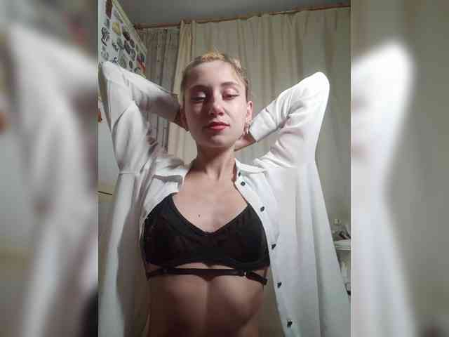 SurfinBird Live Webcam on BongaCams