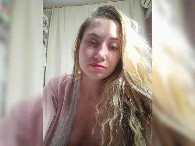 MilkyGirl webcam