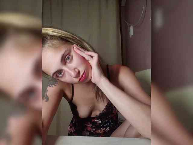 MilkyGirl webcam
