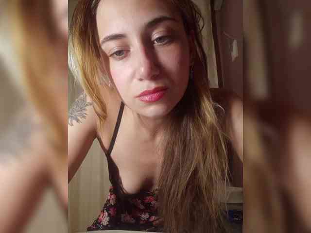 MilkyGirl webcam