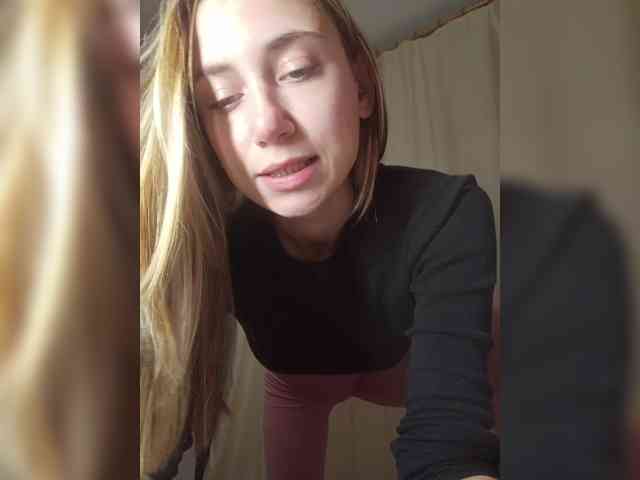 MilkyGirl webcam