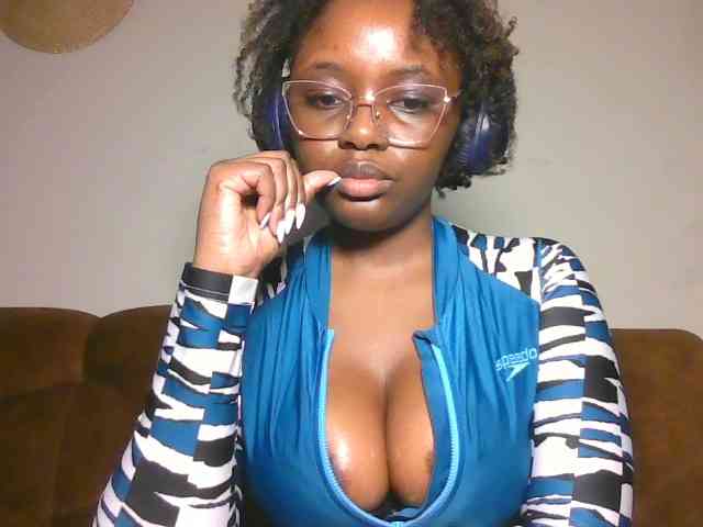 ChocoCaramel webcam