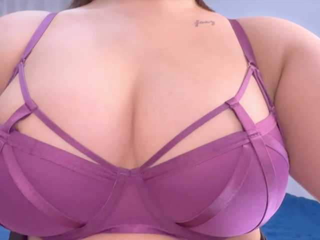 PurrrfectMiko live cam profile