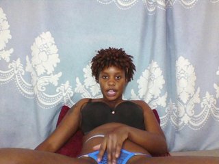 Prettydarksin's Live Webcam