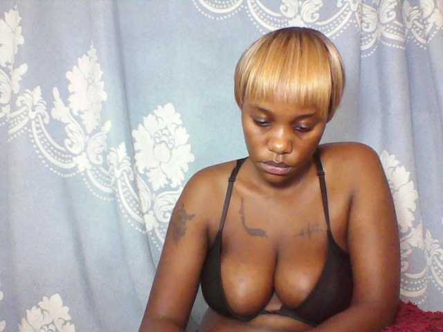  Prettydarksin chat room