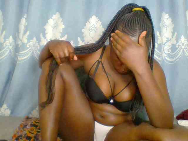Prettydarksin webcam