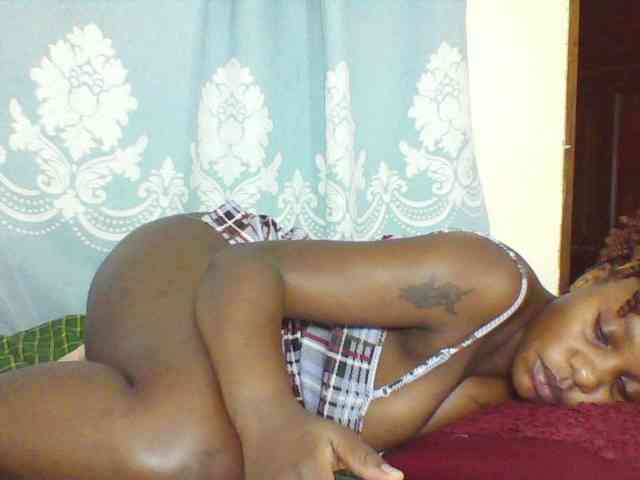 Prettydarksin webcam