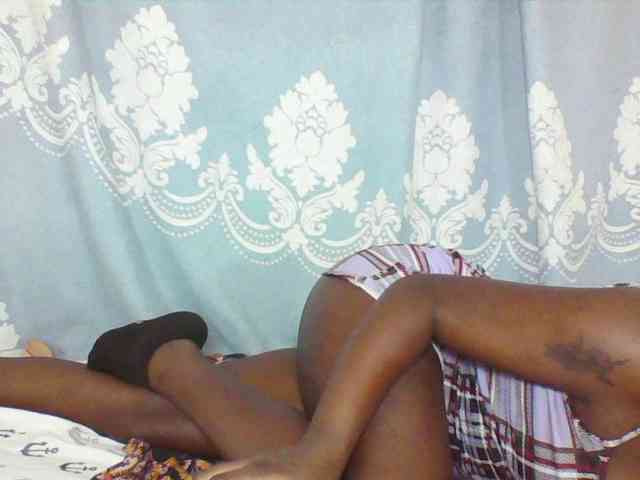 Prettydarksin webcam