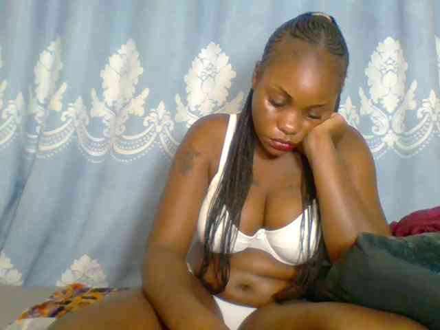 Prettydarksin webcam
