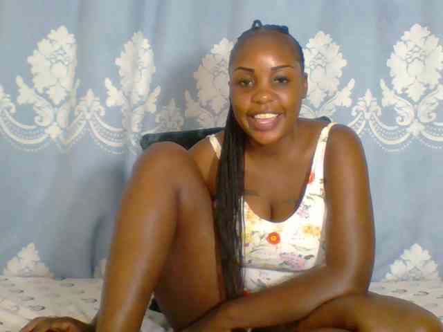 Prettydarksin webcam