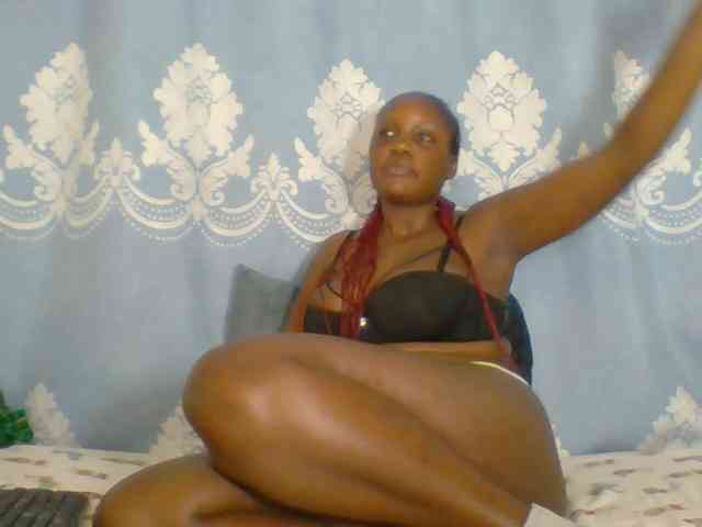 Prettydarksin webcam