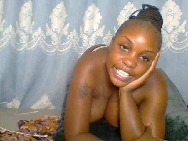 Prettydarksin webcam