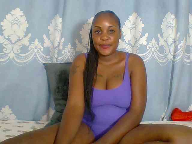 Prettydarksin webcam
