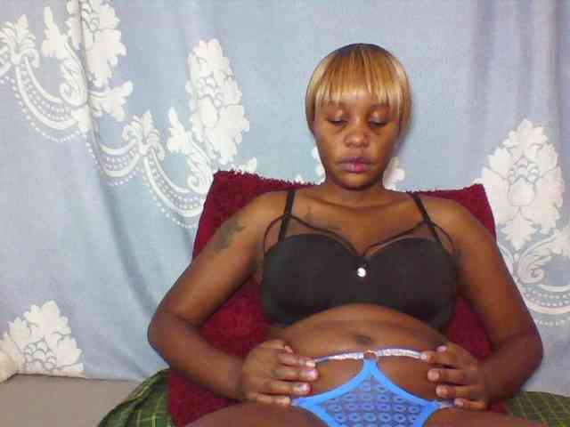 Prettydarksin webcam