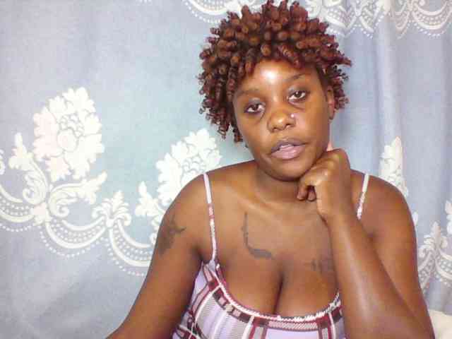 Prettydarksin webcam