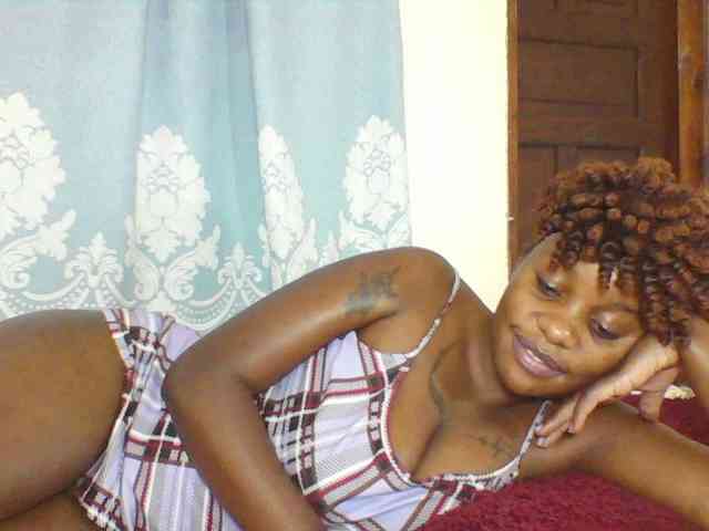 Prettydarksin webcam